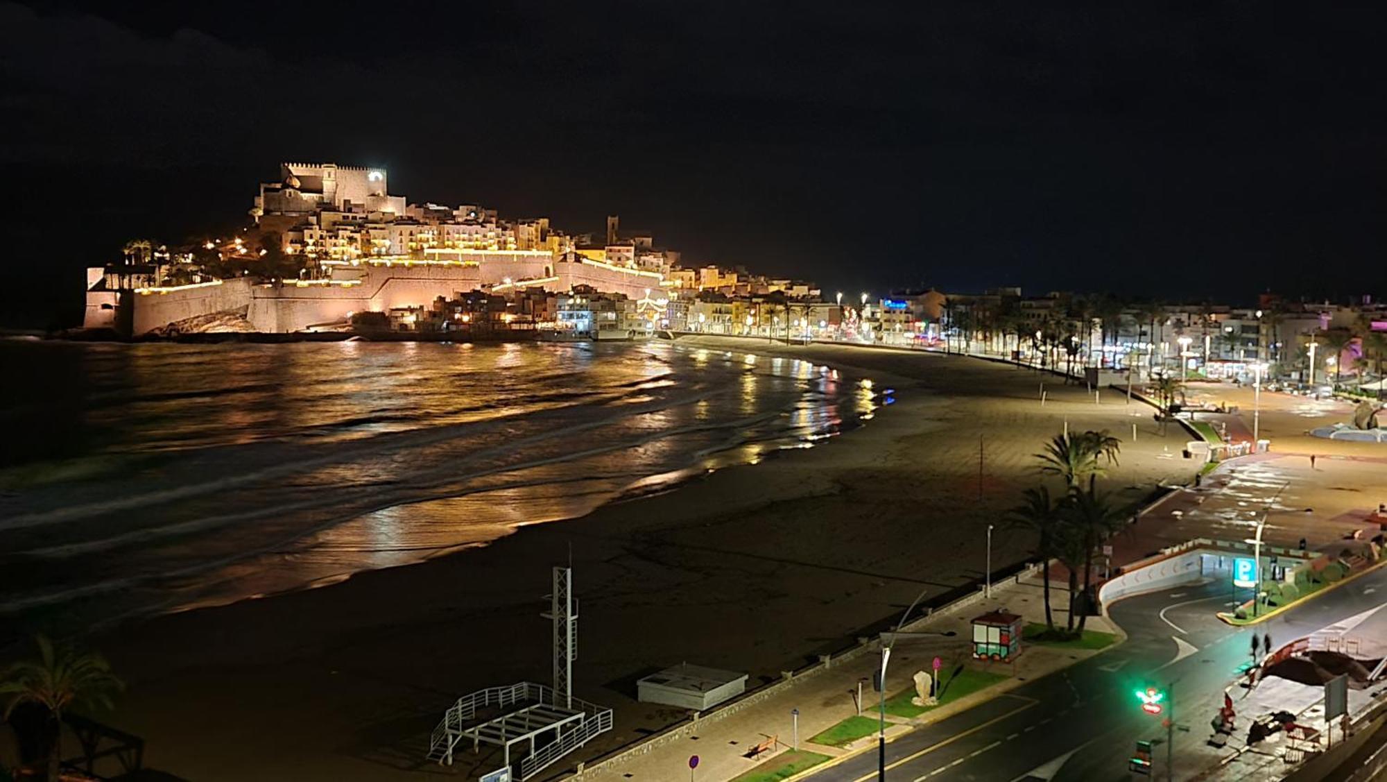 Apartamento Loft Primera Linea De Playa, Vistas Altas Mar Y Castillo Peñíscola Esterno foto